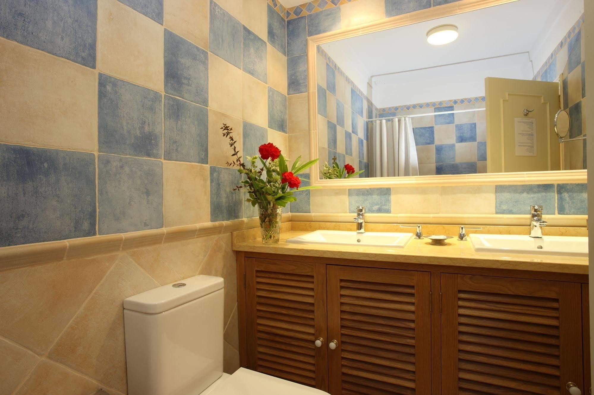 Apartahotel Bay 4*